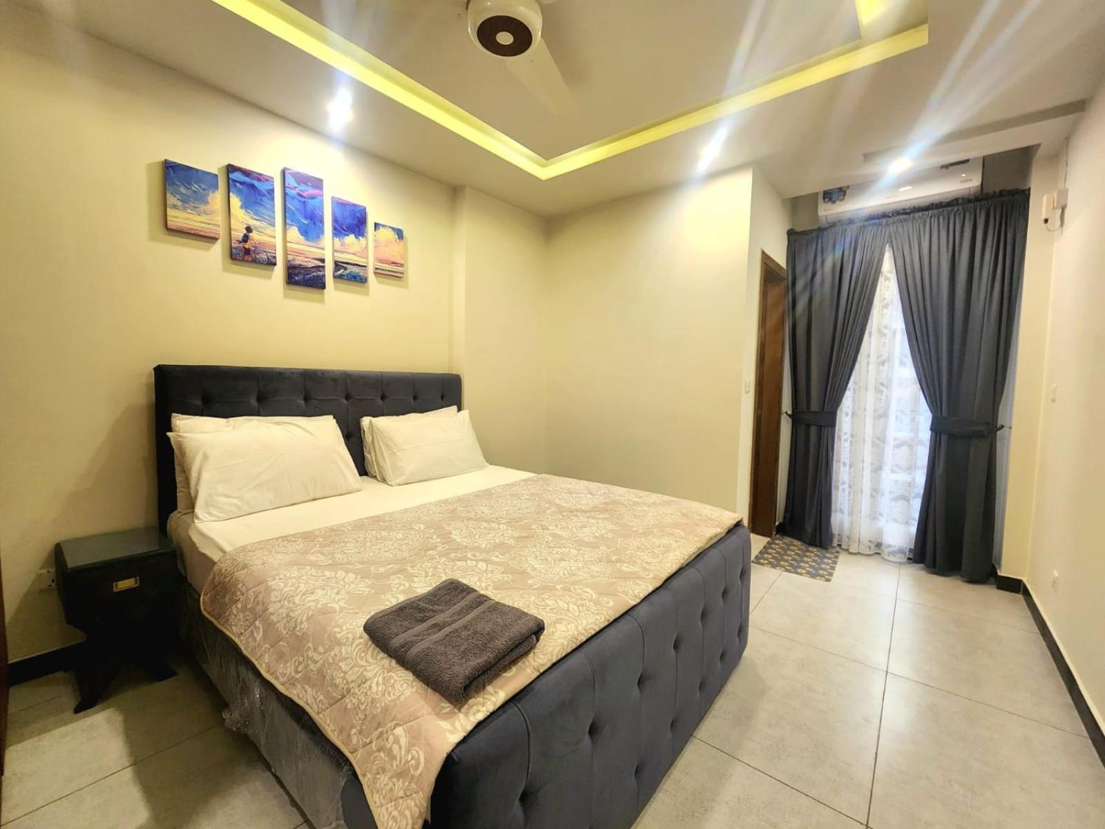 Luxurious Landing Apartments & Suites Bahria Town Rawalpindi Cameră foto