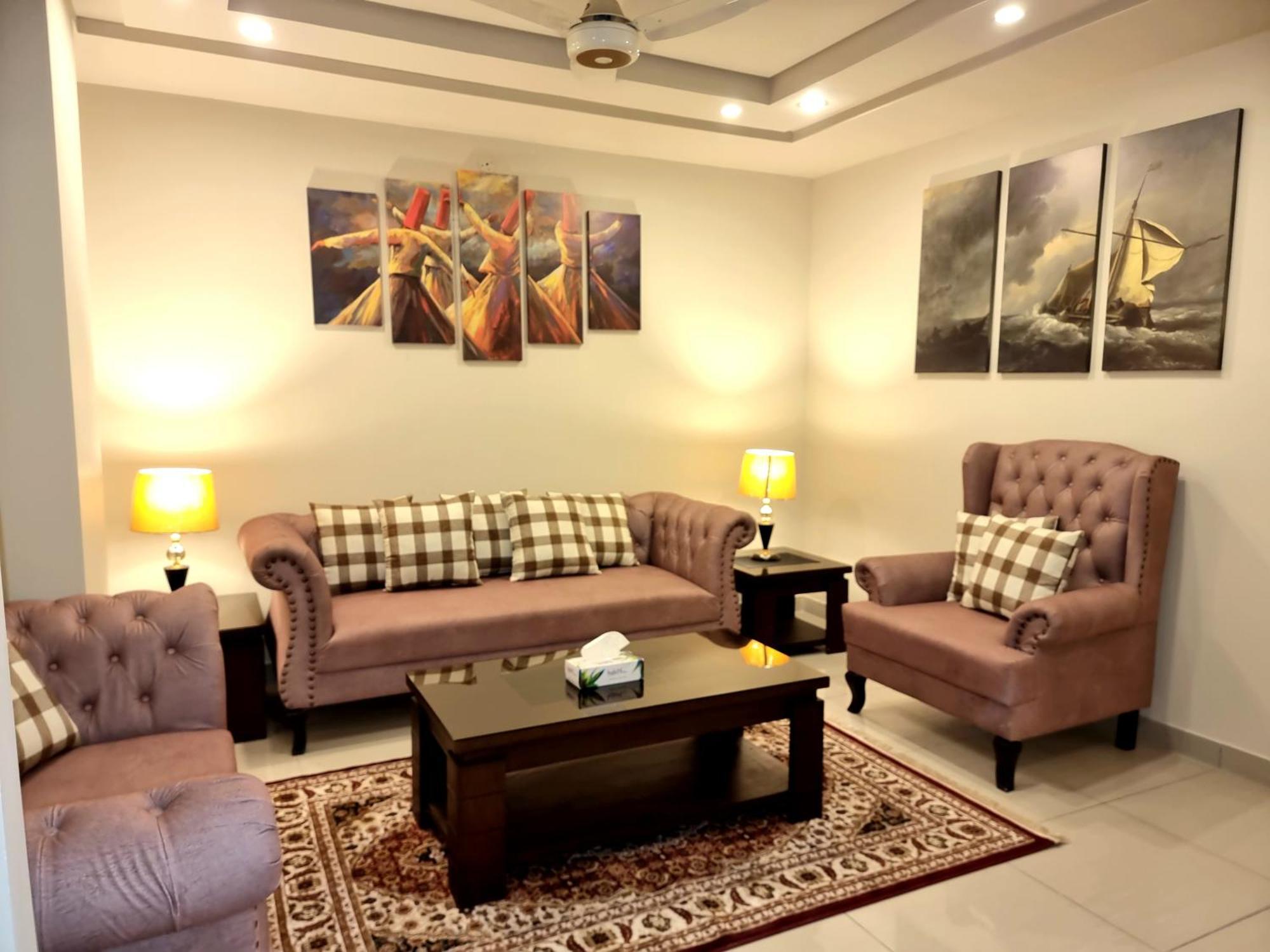 Luxurious Landing Apartments & Suites Bahria Town Rawalpindi Cameră foto