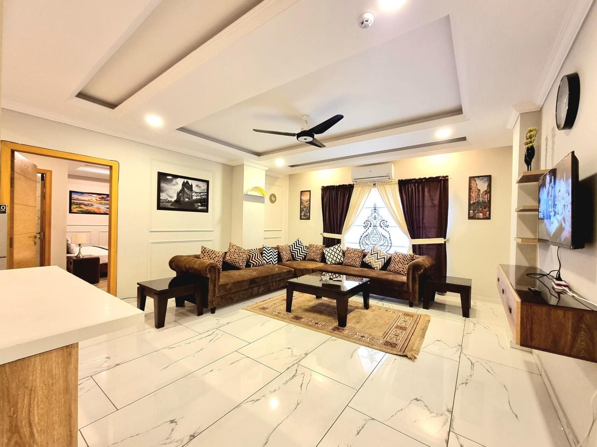 Luxurious Landing Apartments & Suites Bahria Town Rawalpindi Cameră foto